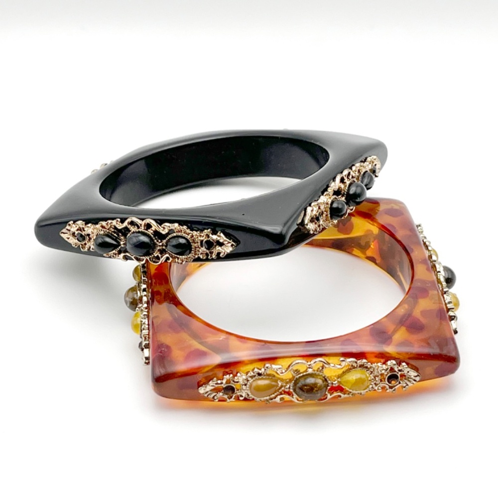 Black and Tortoiseshell Lucite Bangle Bracelets –Vintage 1960's (set of 2) - Picture 2 of 4